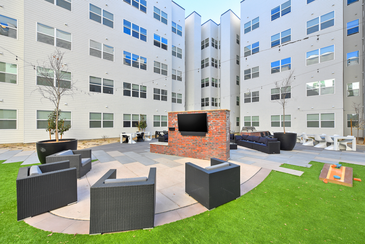 RNV Courtyard Lounge Area 2